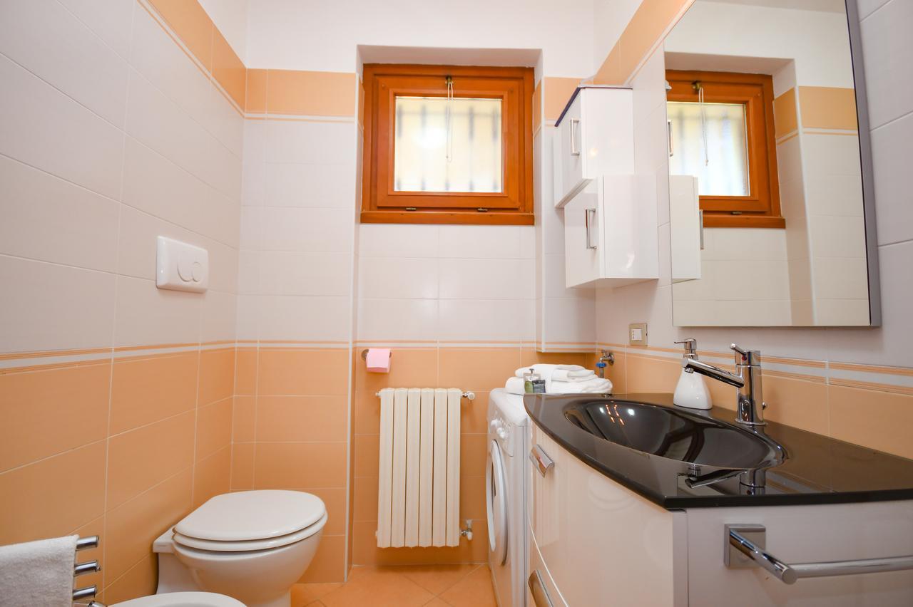 Sirmione Beach Apartment エクステリア 写真
