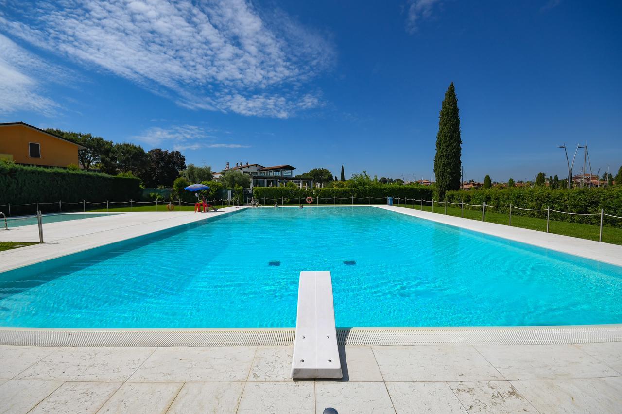 Sirmione Beach Apartment エクステリア 写真