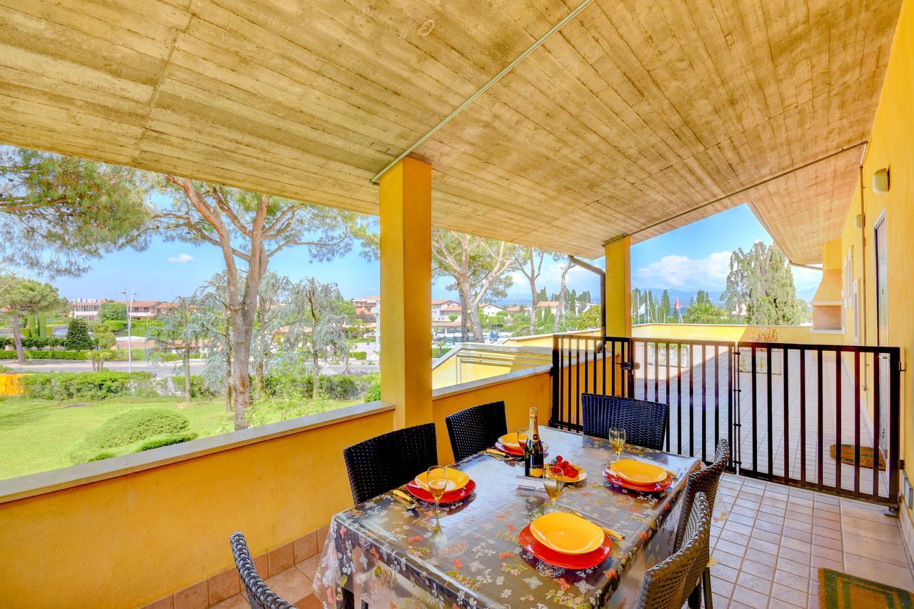 Sirmione Beach Apartment エクステリア 写真
