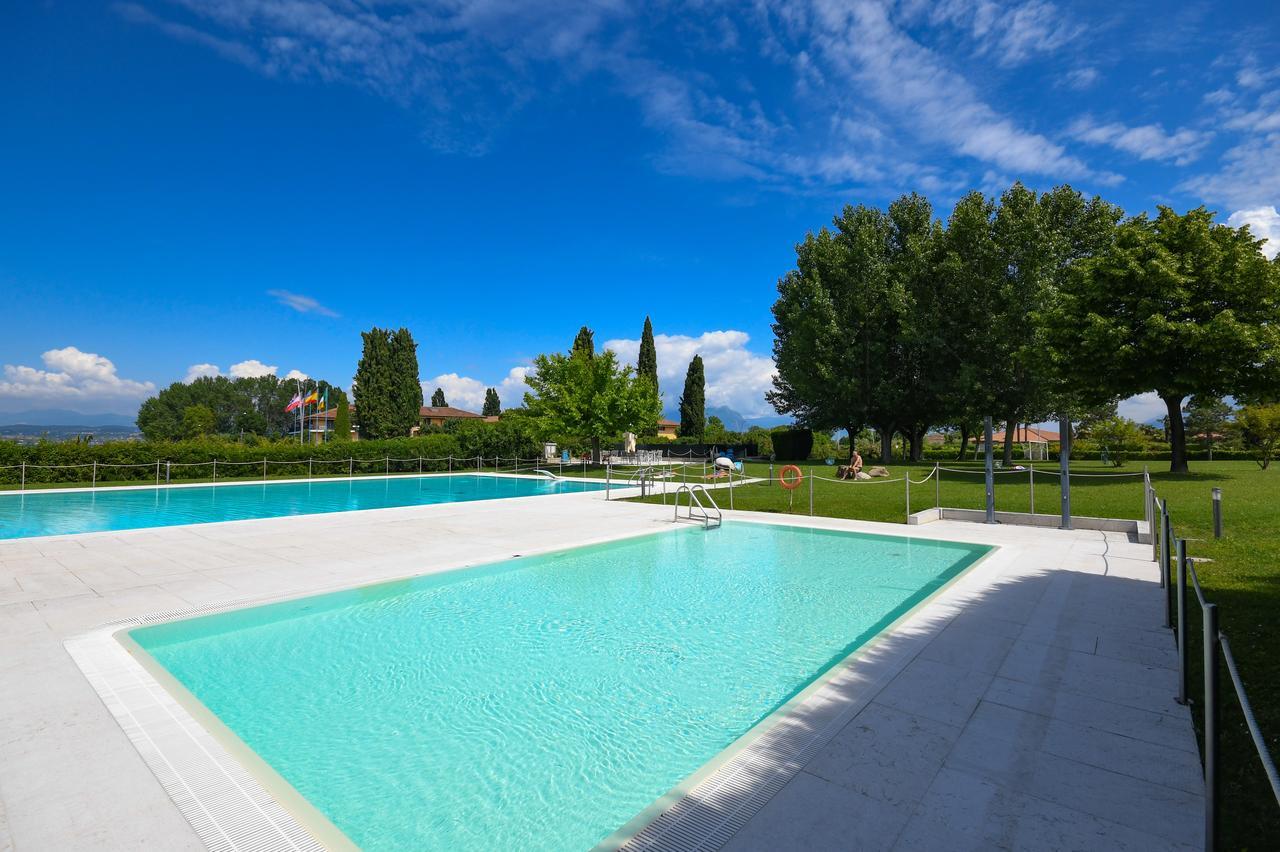 Sirmione Beach Apartment エクステリア 写真