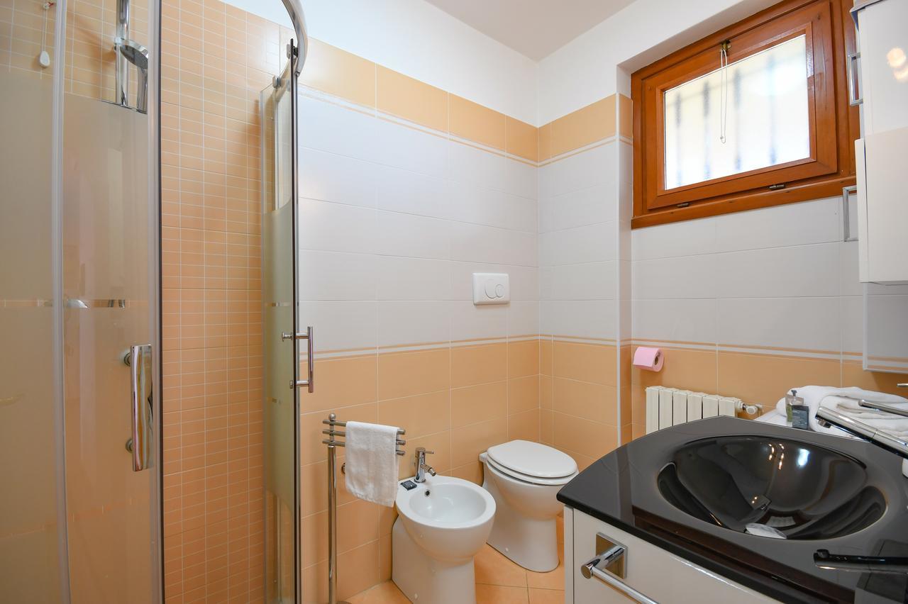 Sirmione Beach Apartment エクステリア 写真