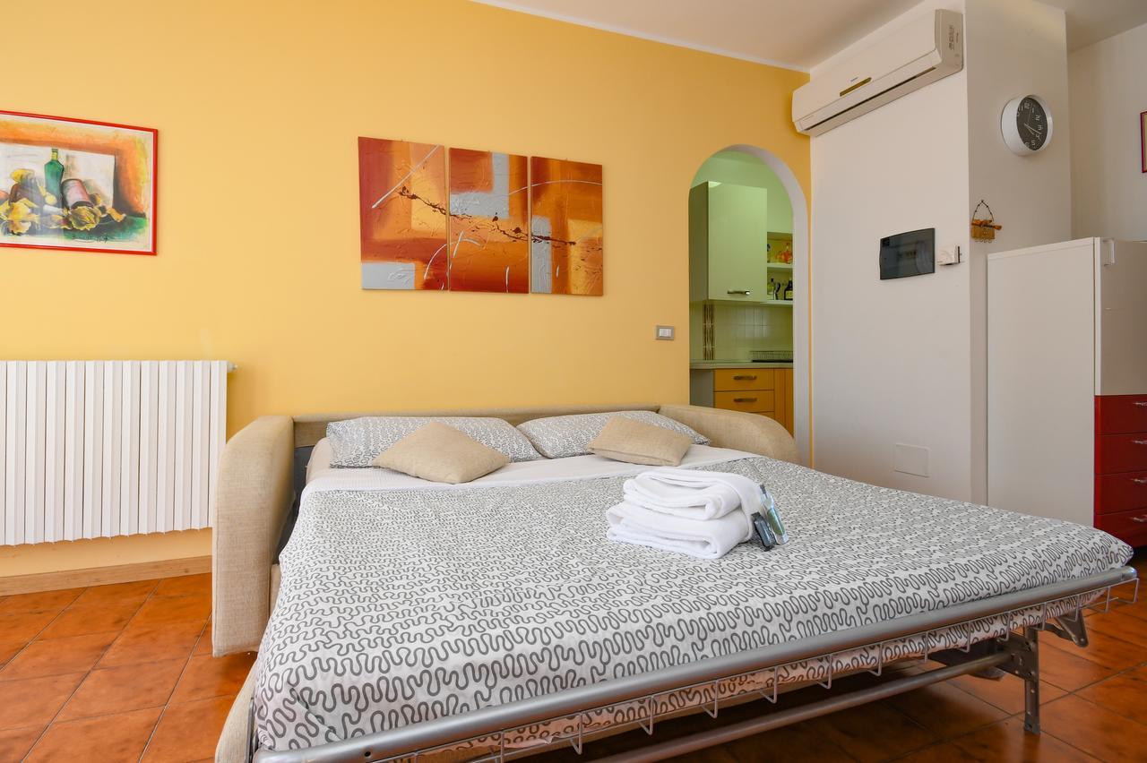 Sirmione Beach Apartment エクステリア 写真